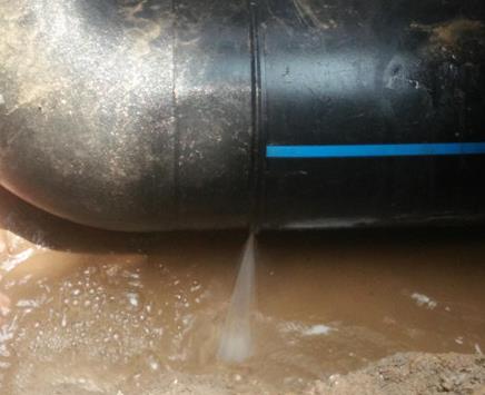 翁源楼顶渗水维修公司为大家分享下翁源卫生间漏水维修修补技术!